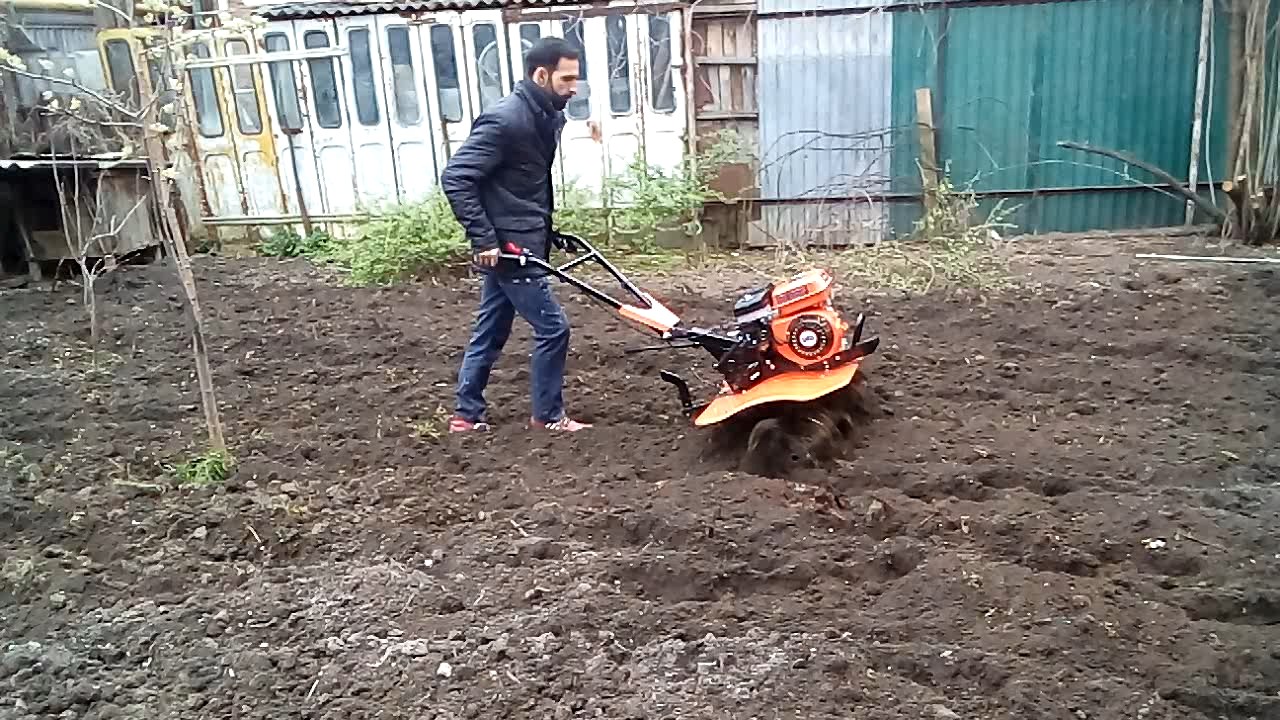 Вспашка мотоблоком